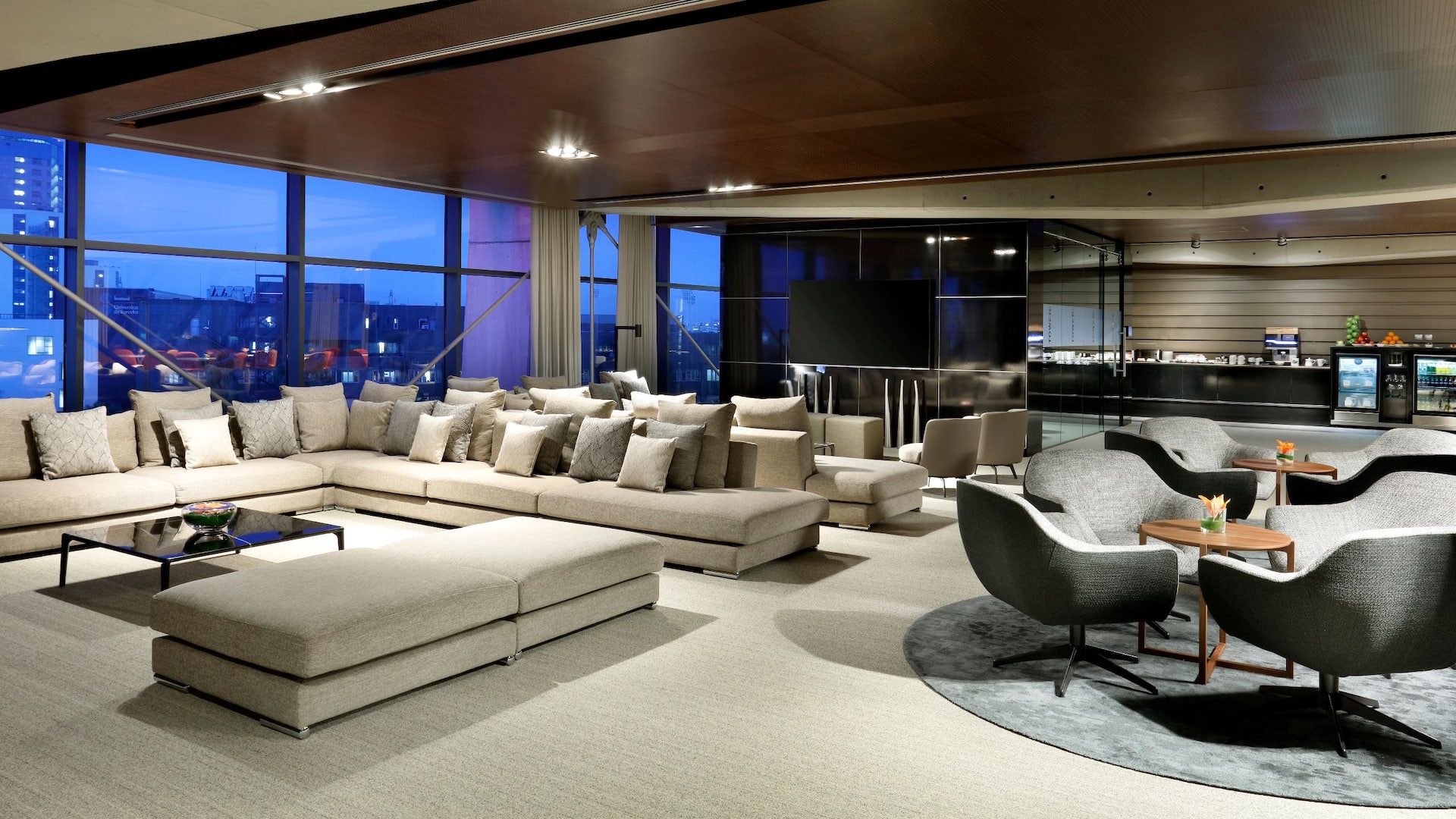 Hyatt Regency Barcelona Tower Regency Club Seating