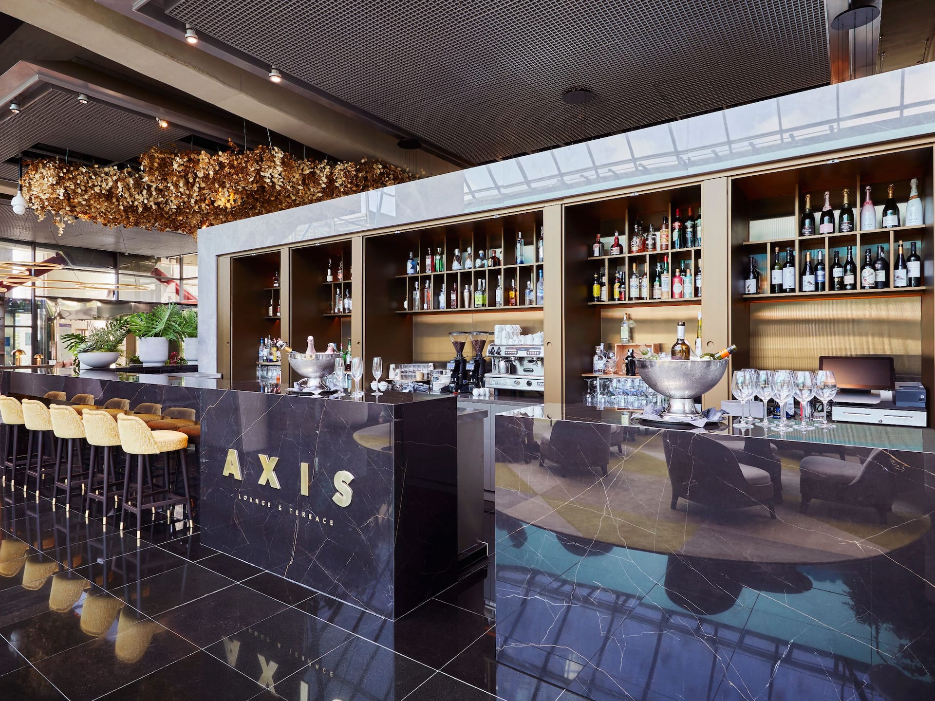 Hyatt Regency Barcelona Tower Axis Bar