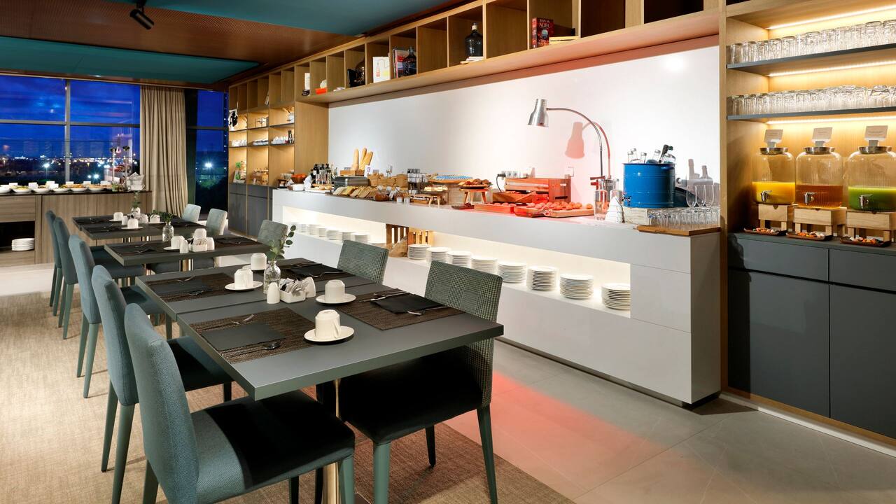 Azimut dining