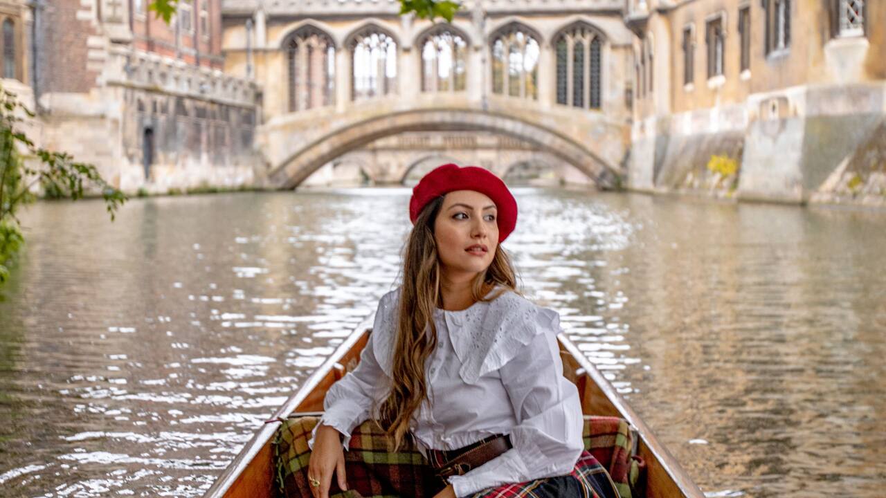 Boat punting on the river Cam