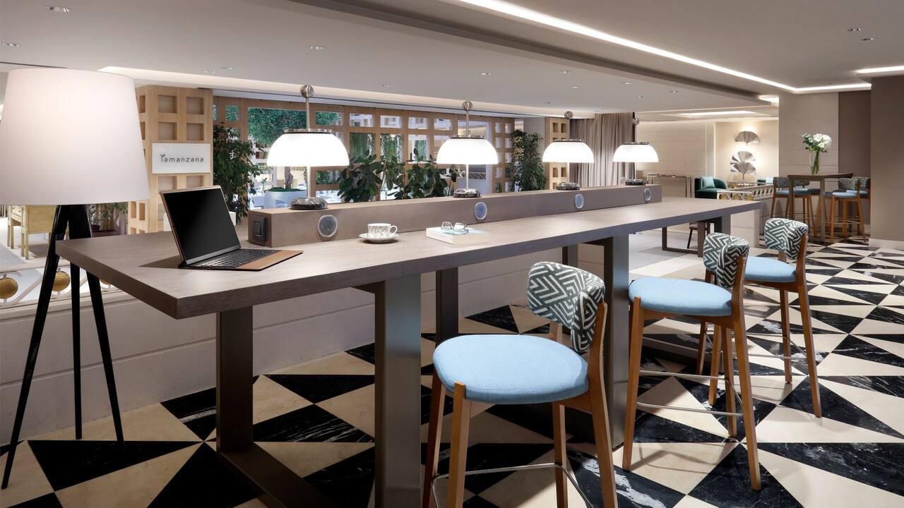 Mery Barbola Bar Seating
