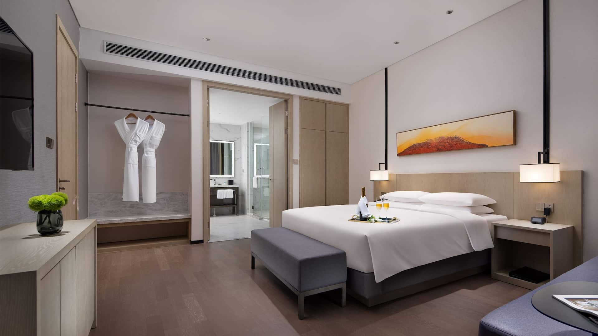 Hyatt Place Changsha Airport Suite Bedroom