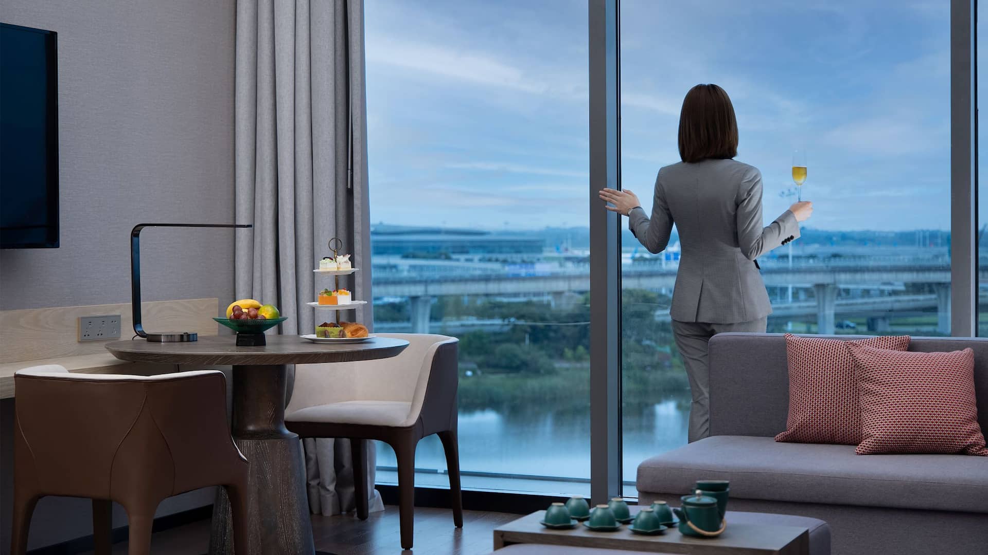 Hyatt Place Changsha Airport Suite Living Room
