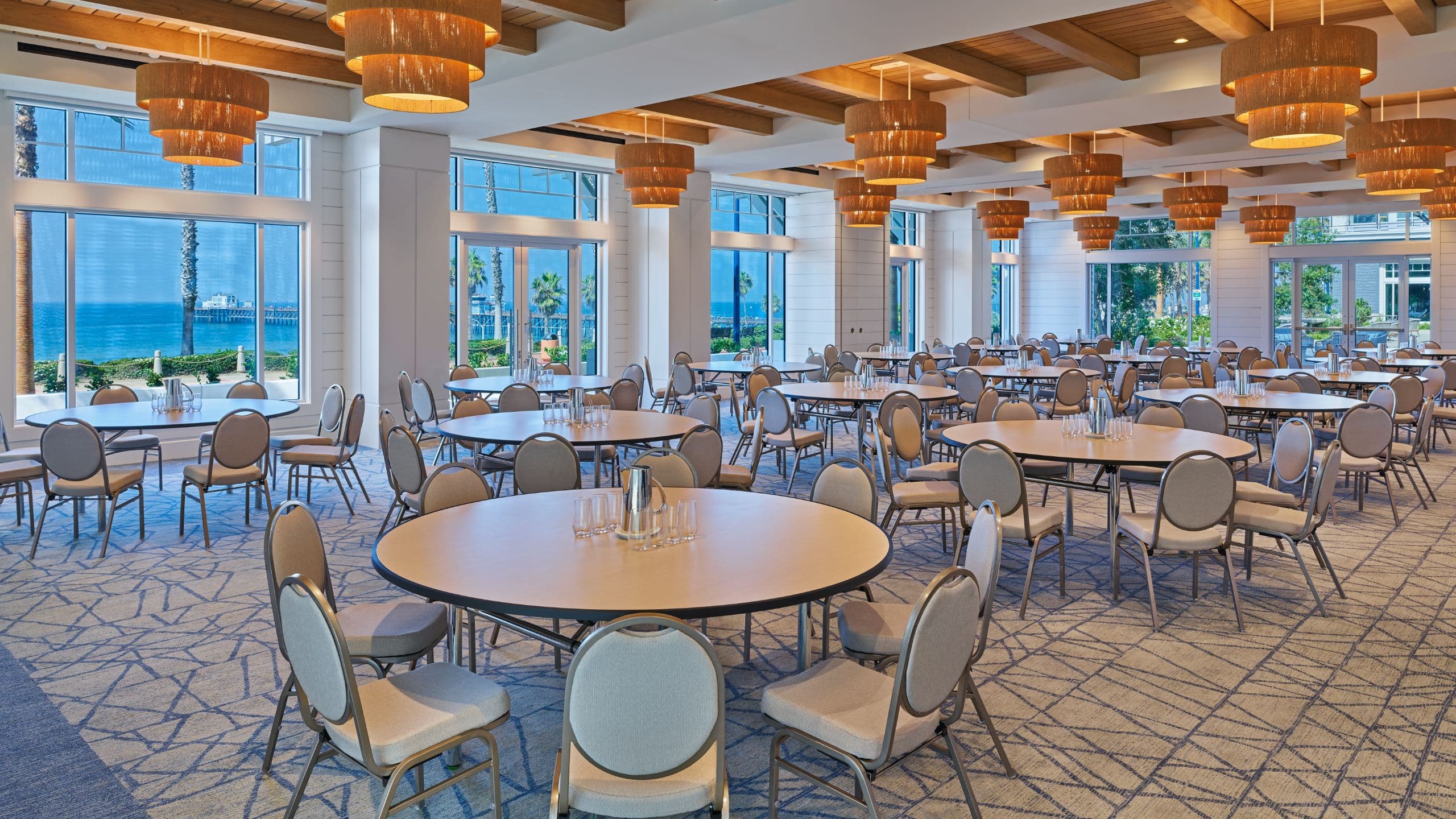 SANDO Seaglaze Meeting Space