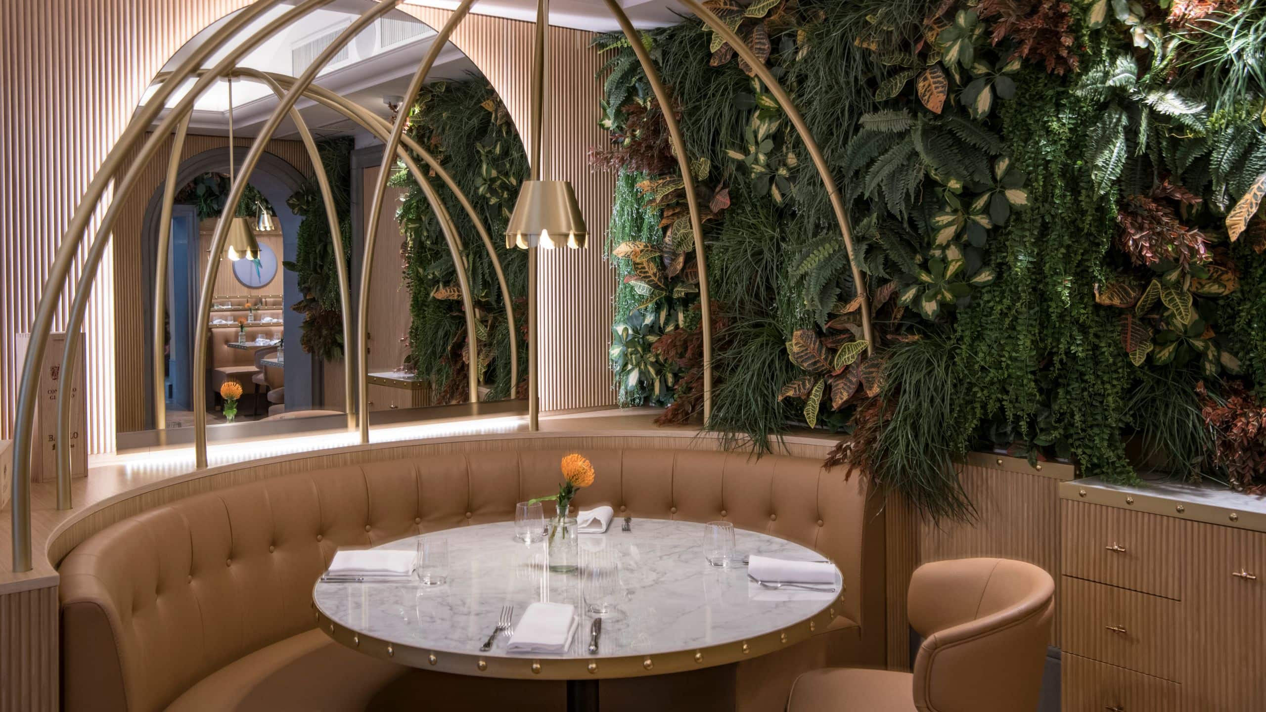 IL Tornabuoni Hotel IL Magnifico Restaurant Booth