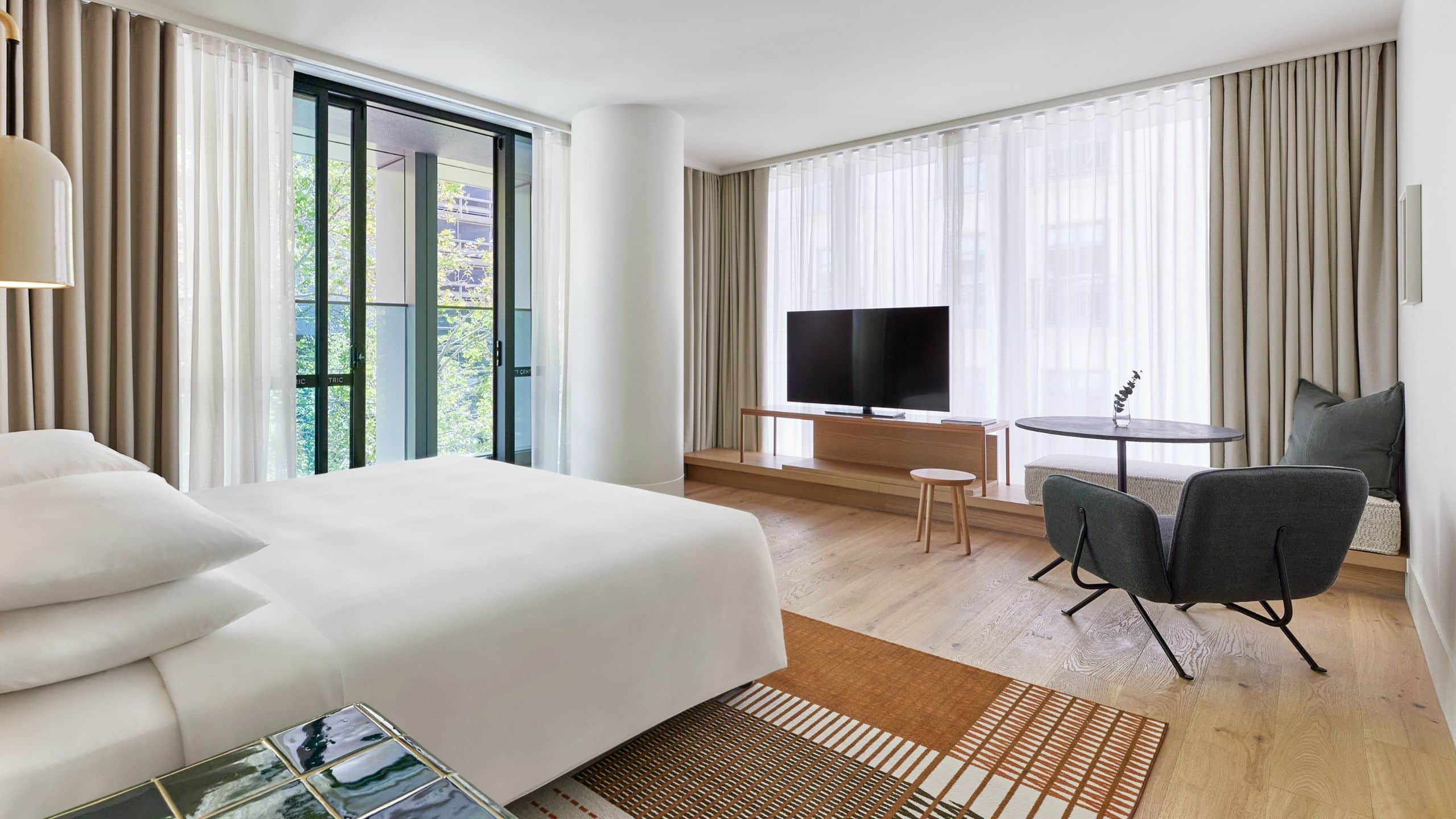 2/2 Hyatt Centric Melbourne Balcony Guestroom