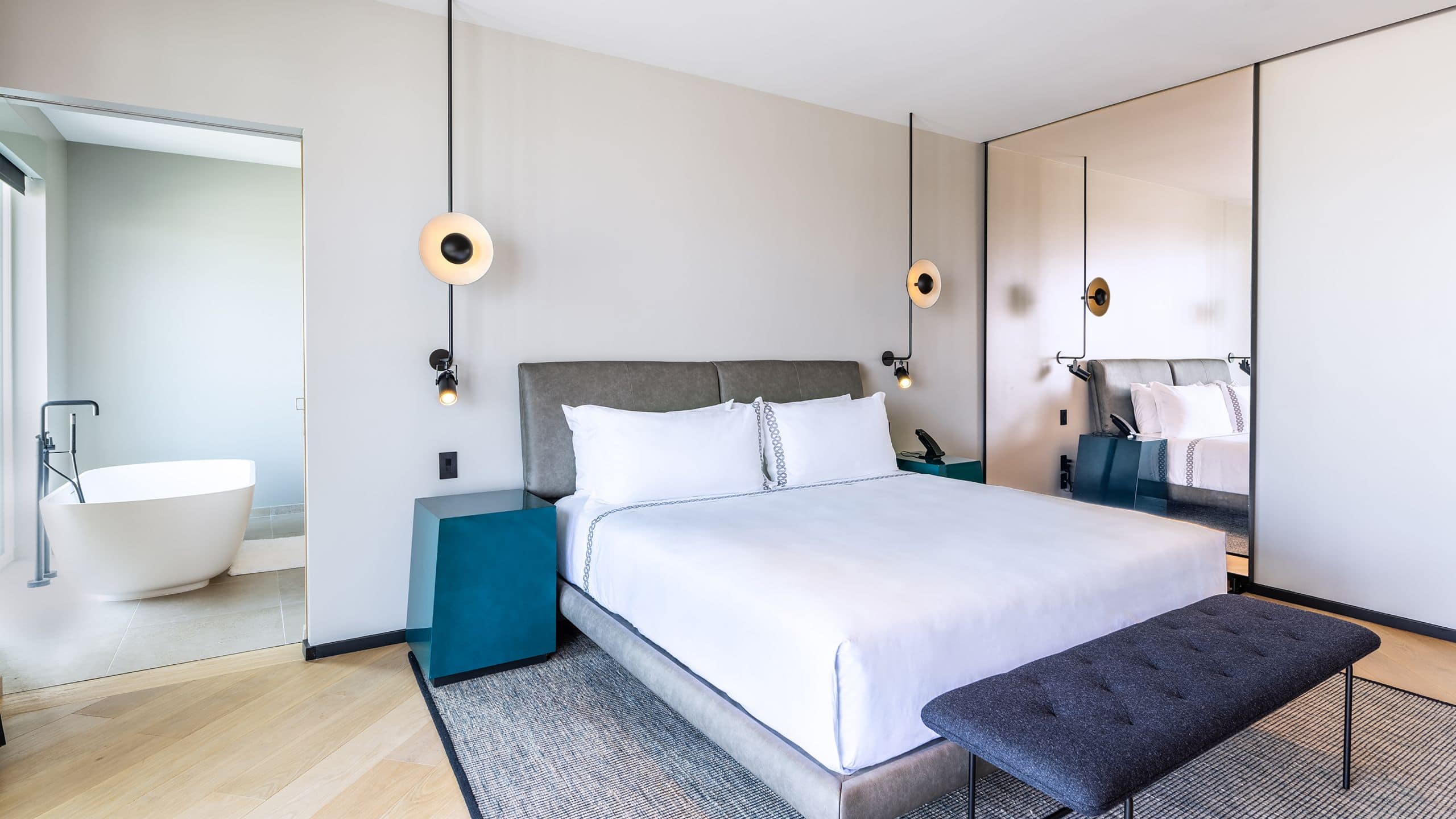 3 von 7 The Shay Presidential Suite Bedroom