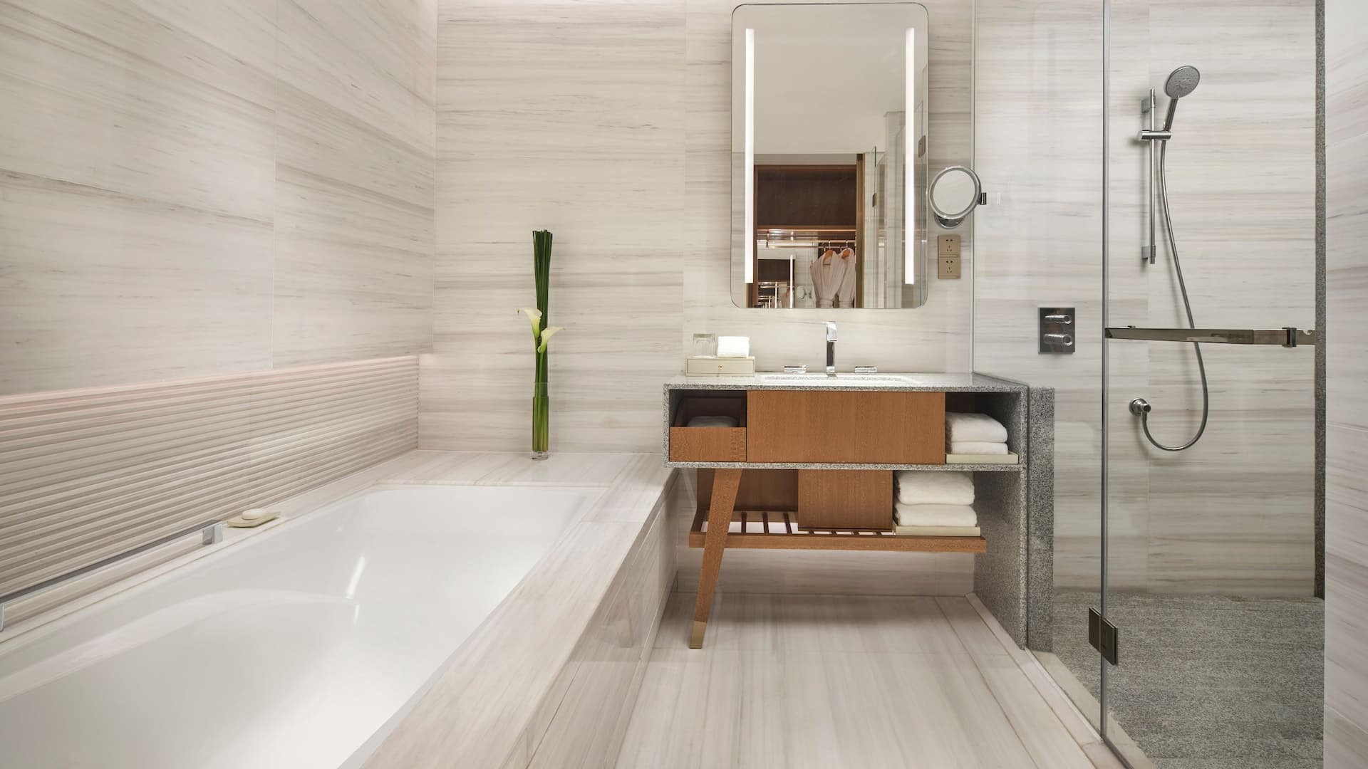 2 de 2 Hyatt Regency Guangzhou Zengcheng King Bed Bathroom