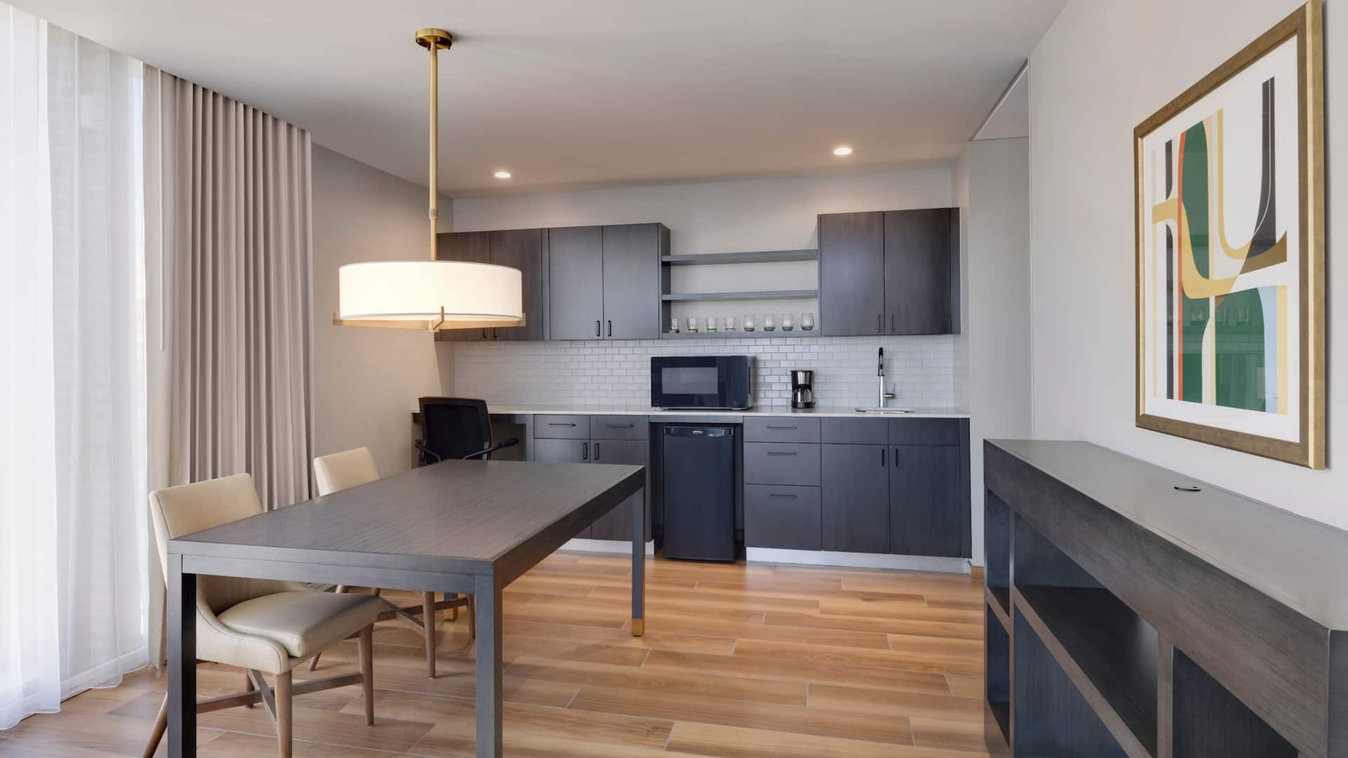 第 3，共 5 Hyatt House LAX / Century Blvd Laxxl Speciality King With Sofabed Kitchen