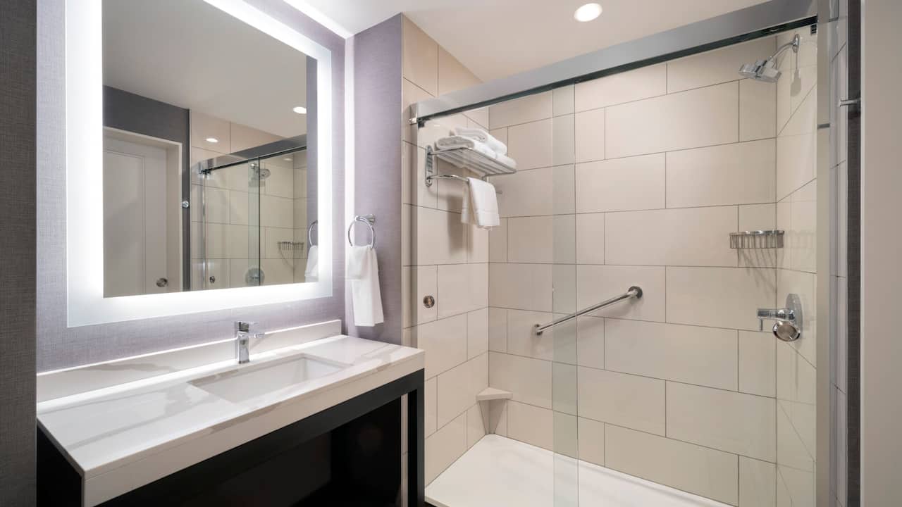 Guestroom Bathroom 
