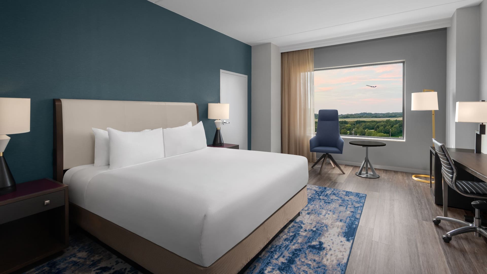 Hyatt Regency Pittsburgh International Airport King Guestroom