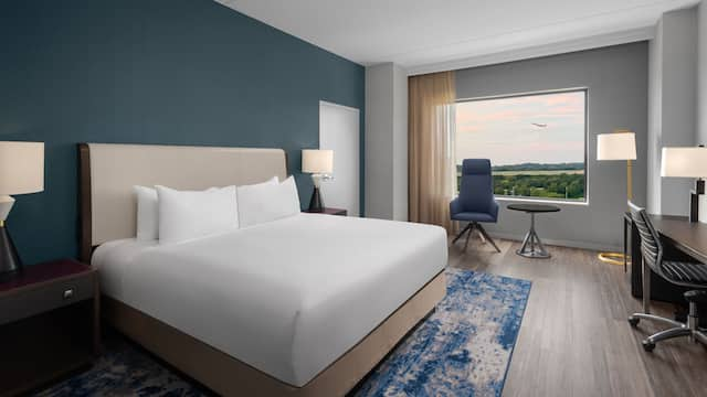 Relax at Our Pittsburgh Airport Hotel | Hyatt Regency Pittsburgh Airport