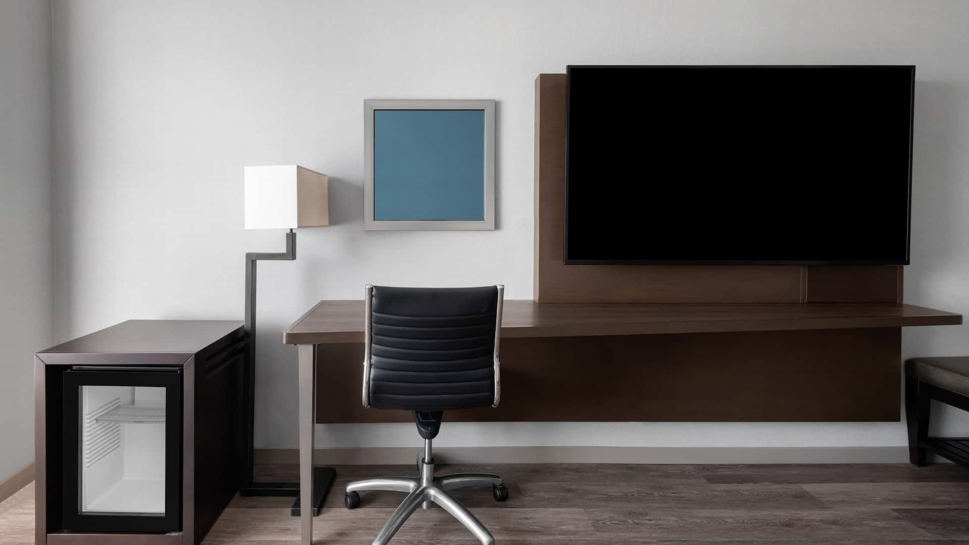 Hyatt Regency Pittsburgh International Airport King Guestroom Desk