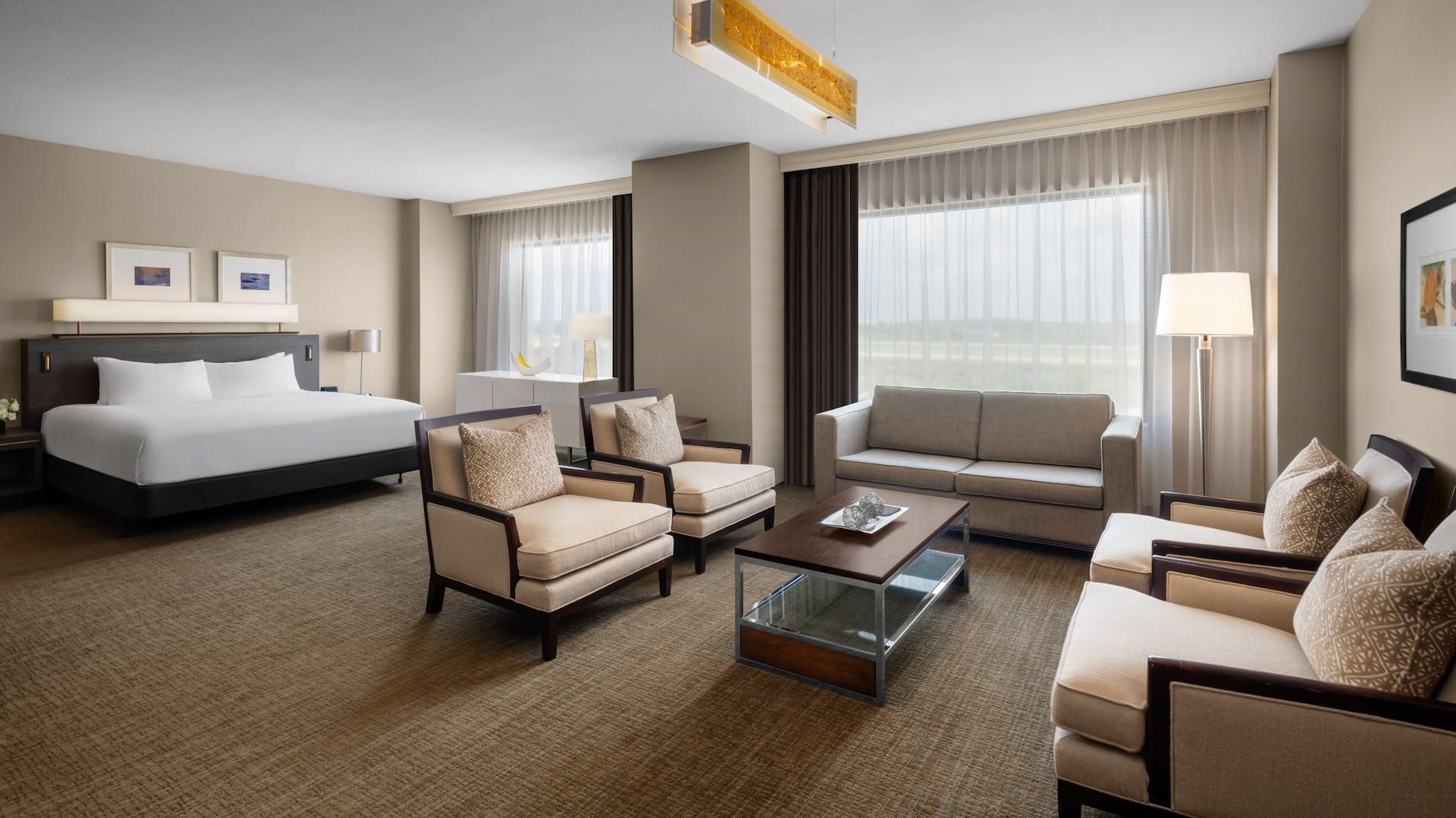 Hyatt Regency Pittsburgh International Airport Junior Suite Seating