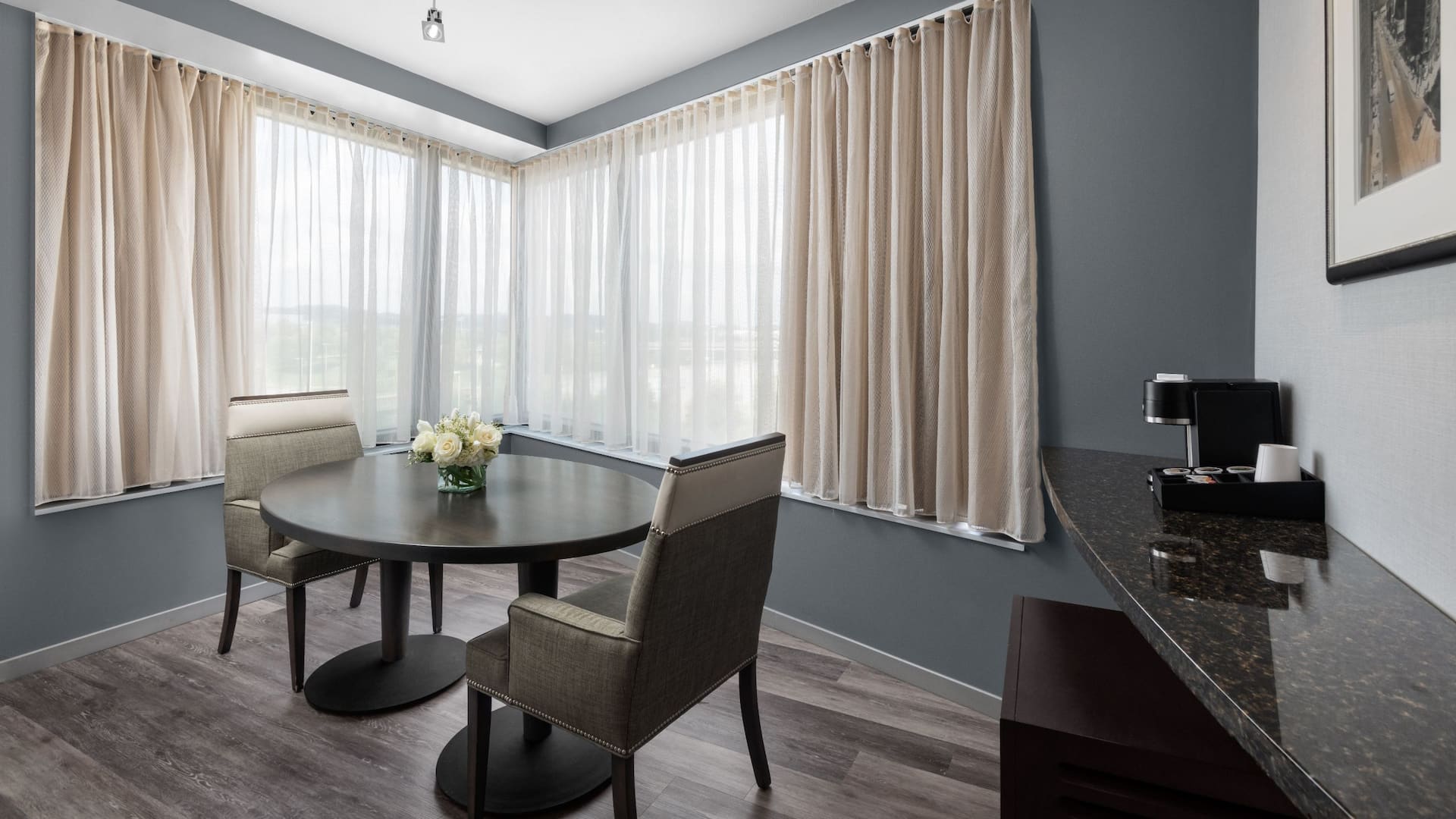 Hyatt Regency Pittsburgh International Airport Executive Suite Dining Table