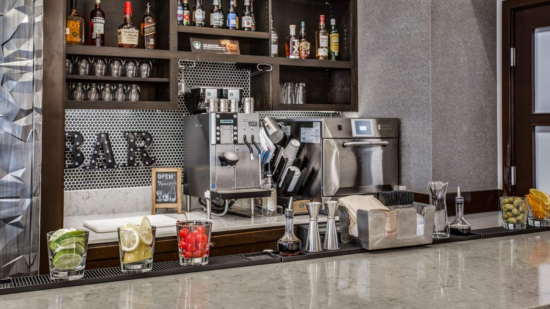 Hyatt Place Fort Worth/Cityview Bar