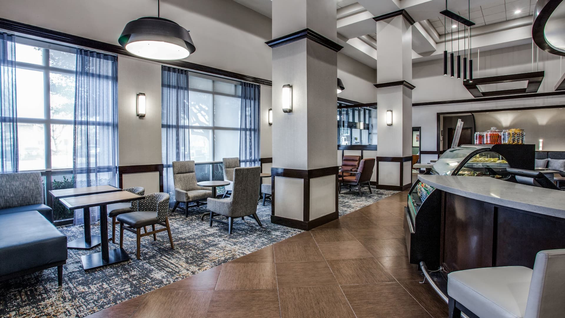 Hyatt Place Fort Worth/Cityview Lobby And Window View