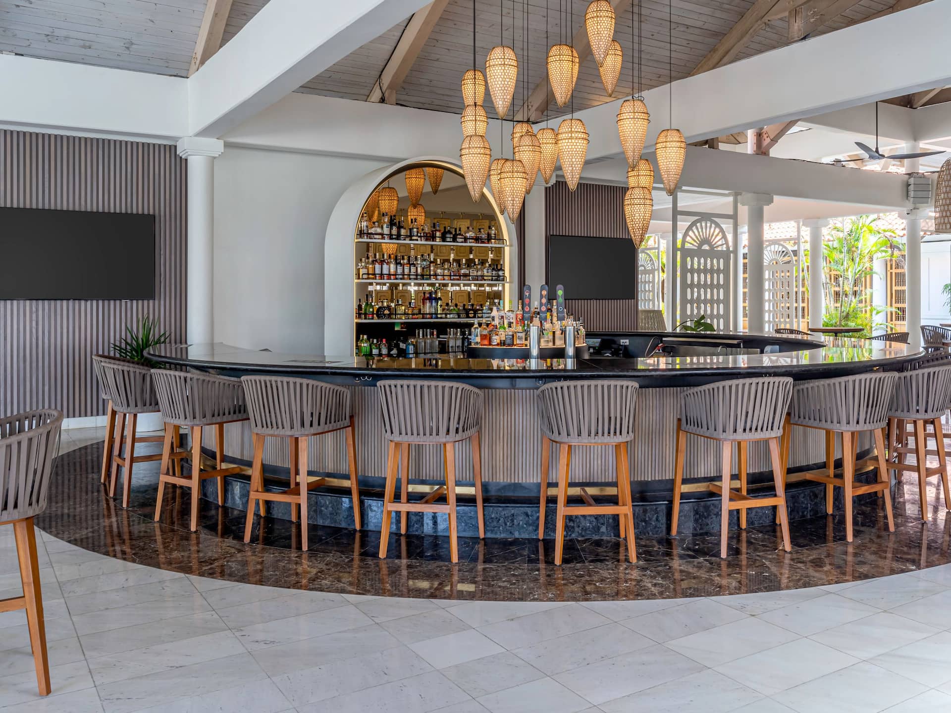  Hyatt Regency Grand Reserve Lobby Bar Daytime