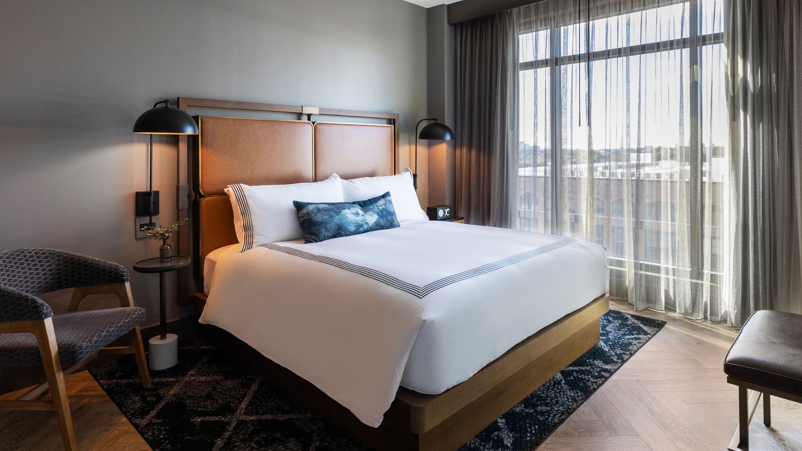 Thompson Savannah King ADA Suite 