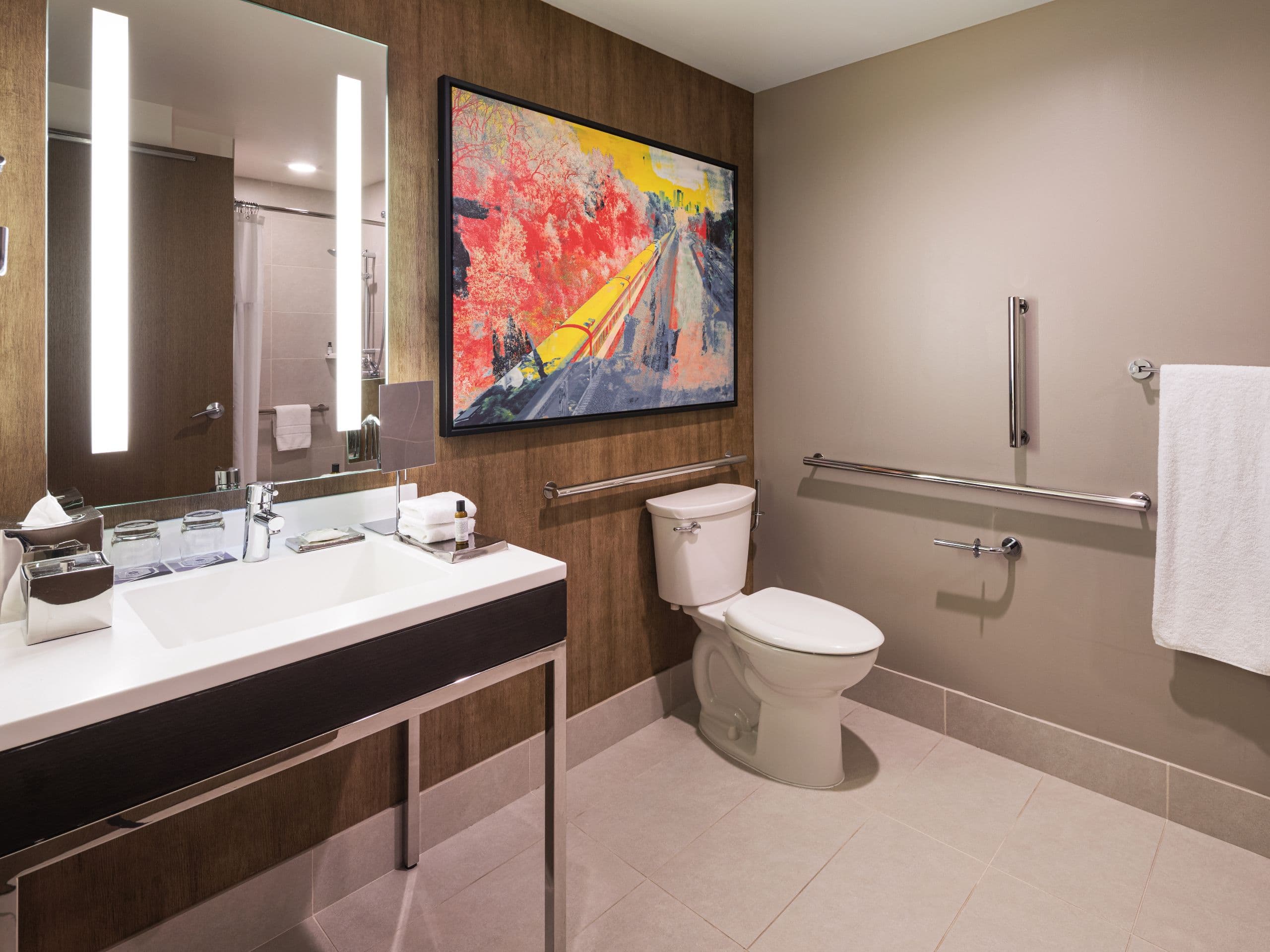 ADA Queen Bathroom 