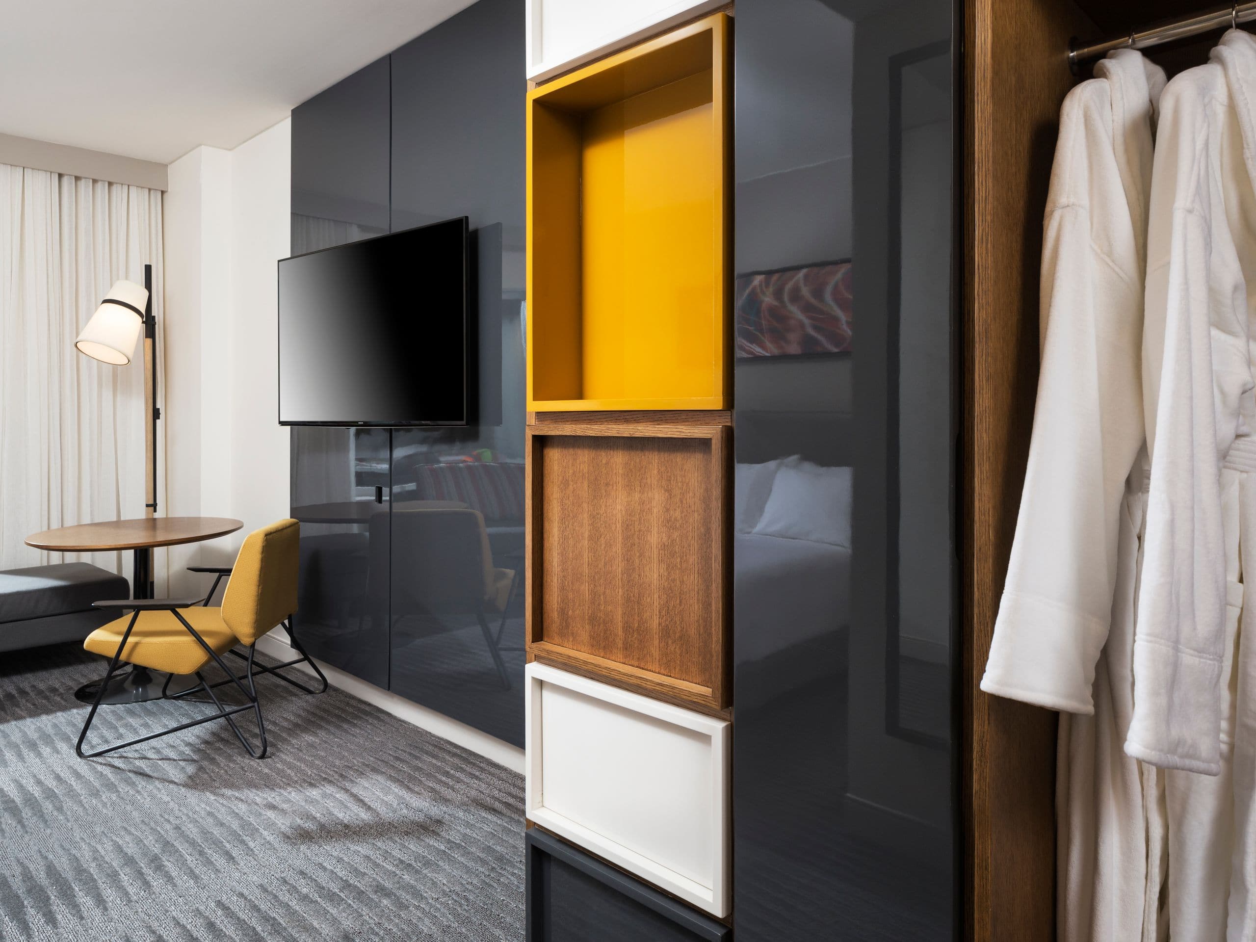 Club King Room 