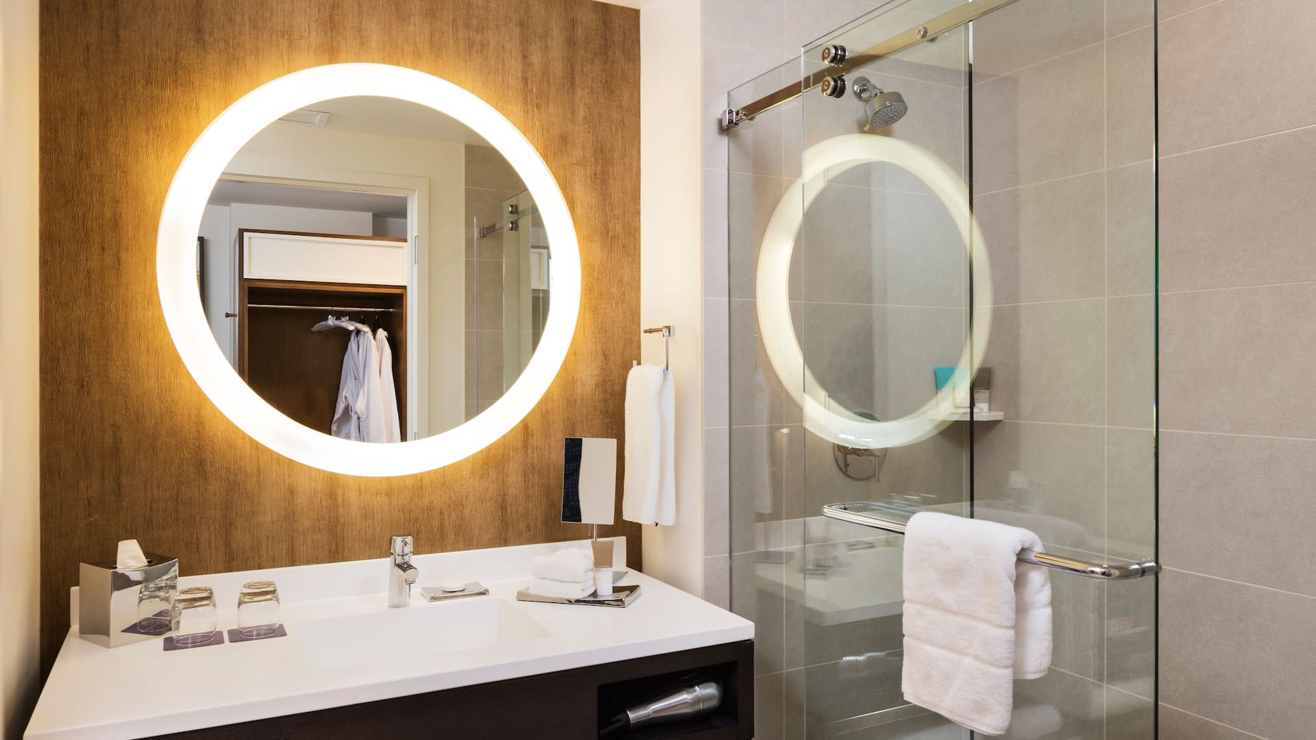 4 из 4 Hyatt Regency Bloomington - Minneapolis King Bathroom