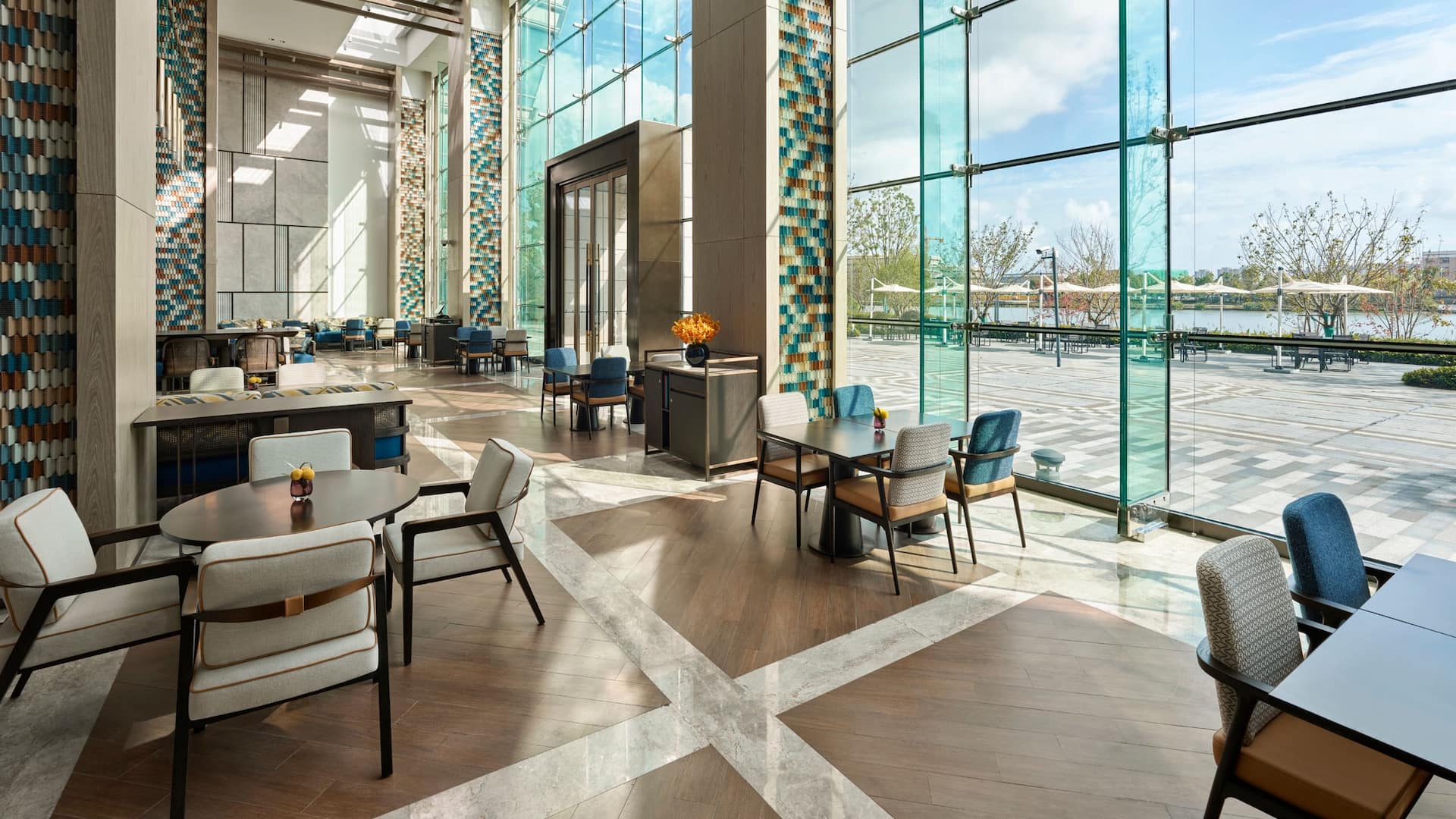 Hyatt Regency Shanghai Songjiang Bar Daytime View