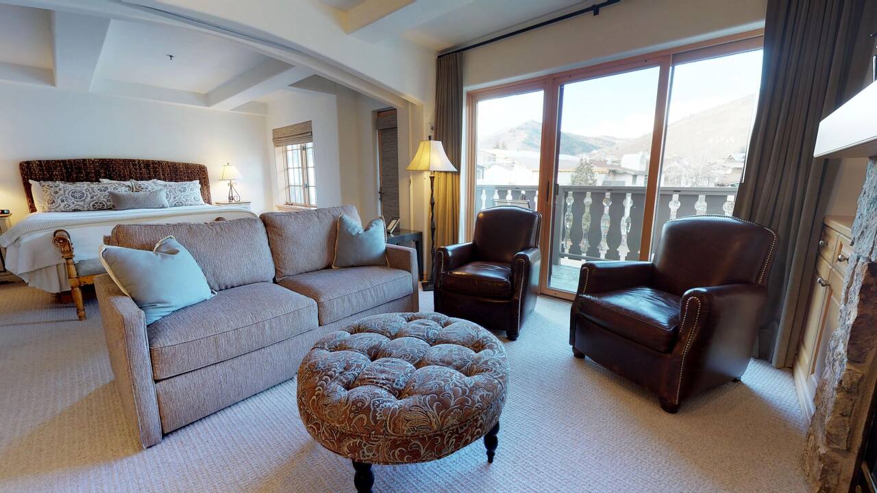 Bridge Street Lodge 1 Living Room 