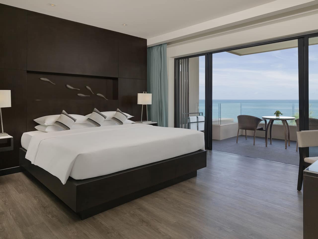 5-star Phuket Hotel in Kamala Beach 1 King Bed Ocean View
