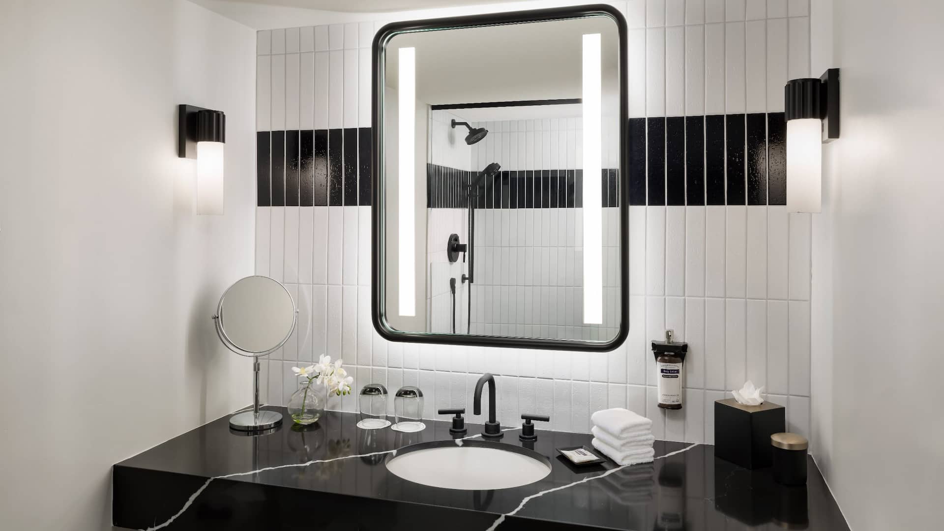 3 de 3 Park Central San Francisco Bathroom