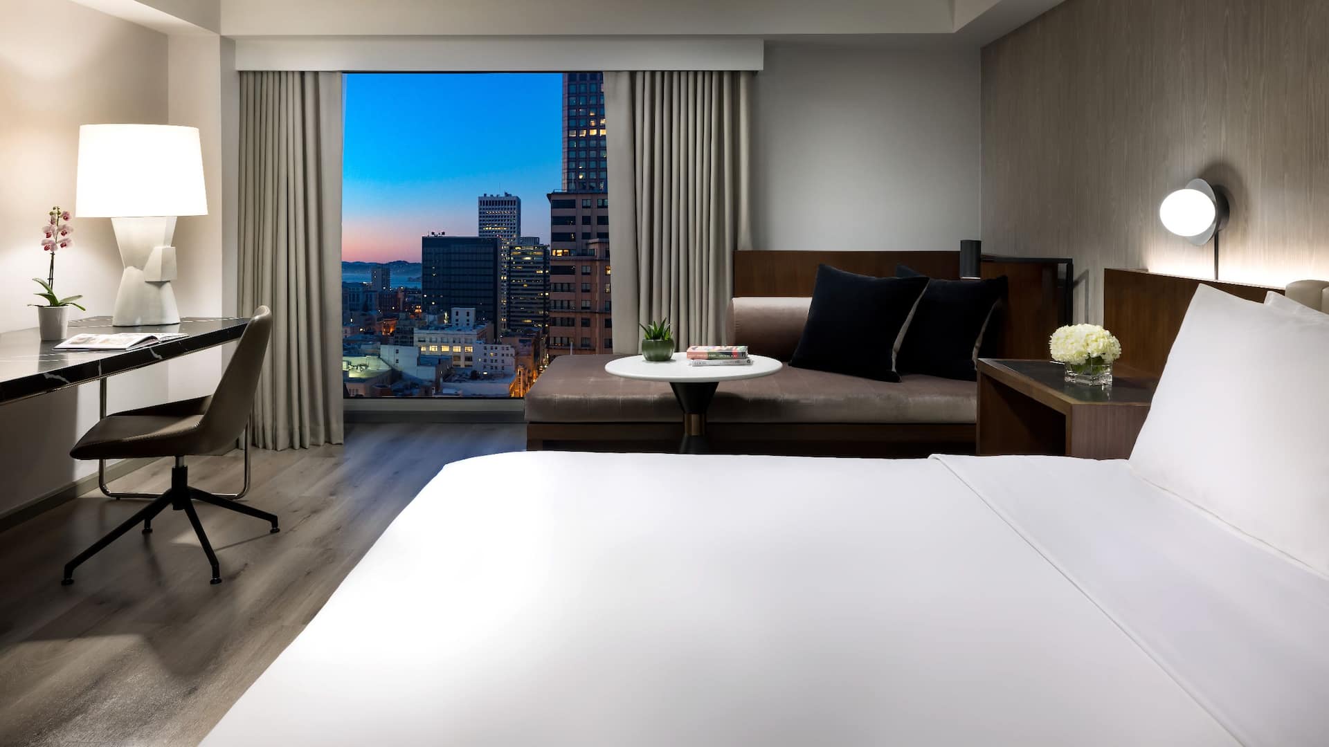 Park Central San Francisco King Nighttime View