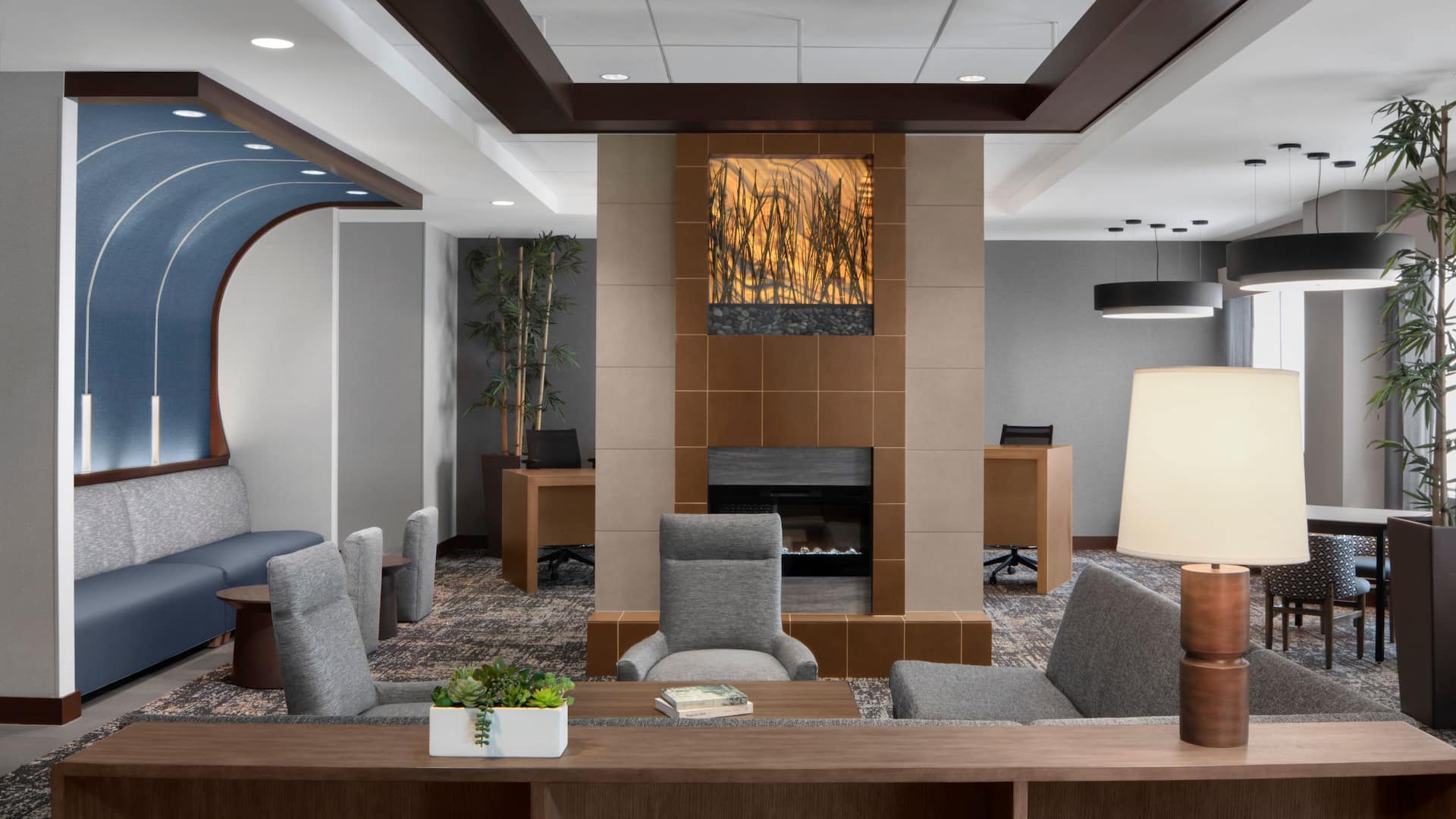 Hyatt Place Boston/Braintree Lobby Seating