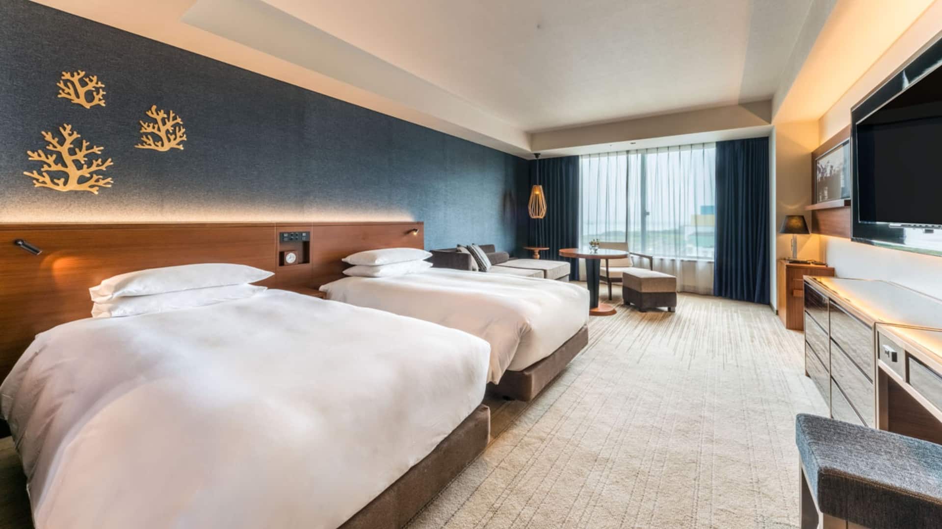 Hyatt Regency Tokyo Bay Two Twin Clubroom Ocean View Guestroom