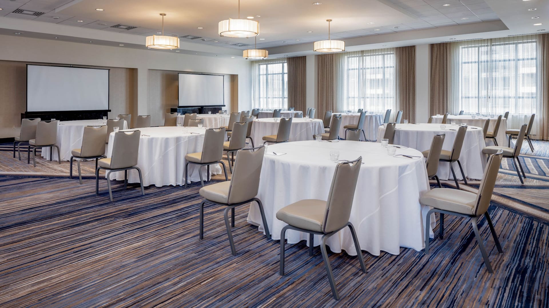 Hyatt Regency St. Louis at The Arch Gateway Business Rounds