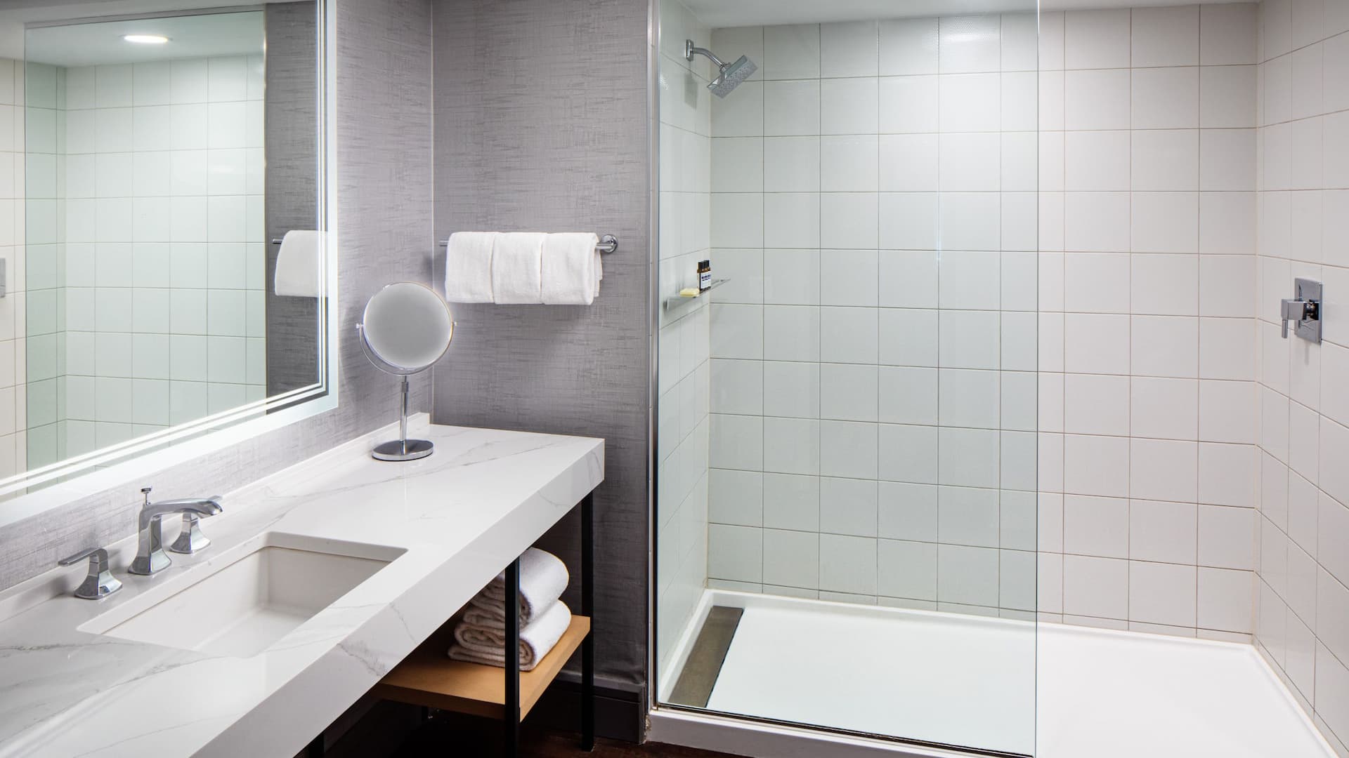 2 из 2 Hyatt Regency Columbus Vip Suite Bathroom