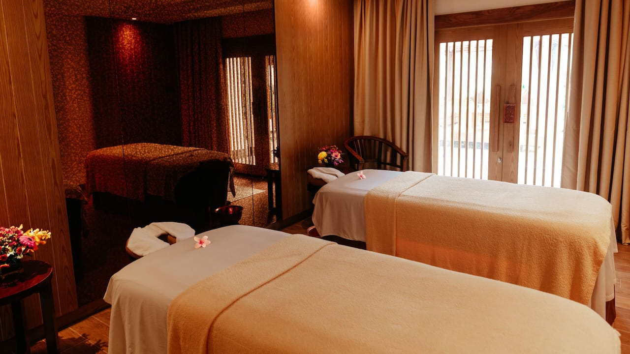 Bayou Spa - Interior