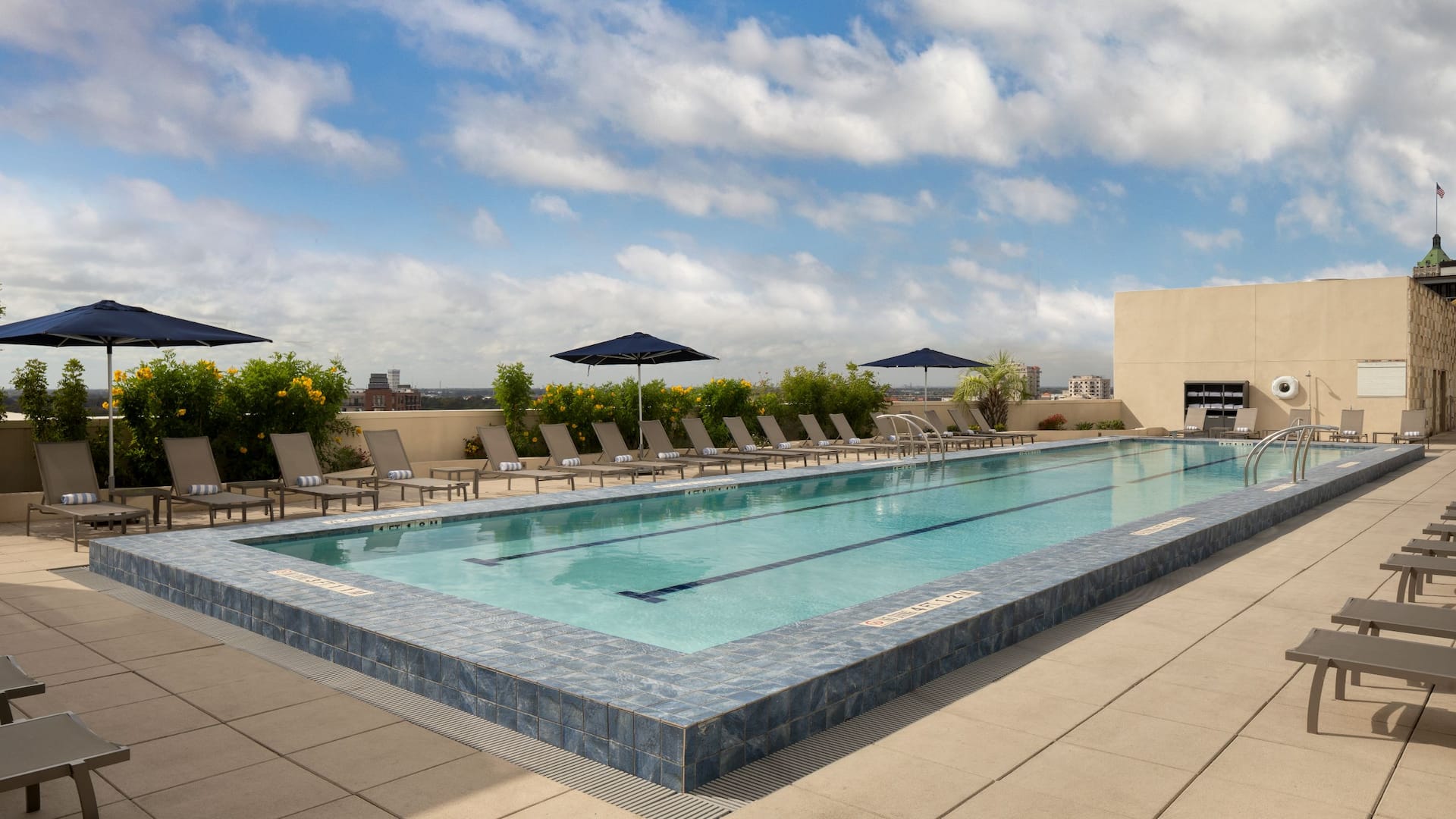 Grand Hyatt San Antonio River Walk Pool