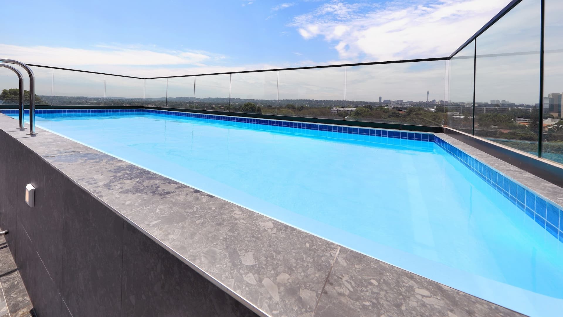 Hyatt House Johannesburg Rosebank Rooftop Pool