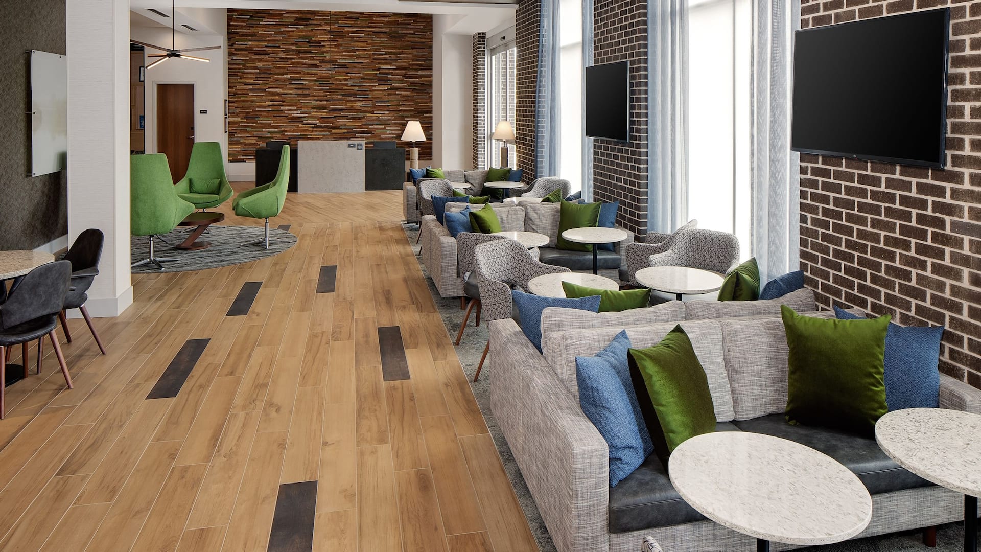 Hyatt Place Murfreesboro Lobby