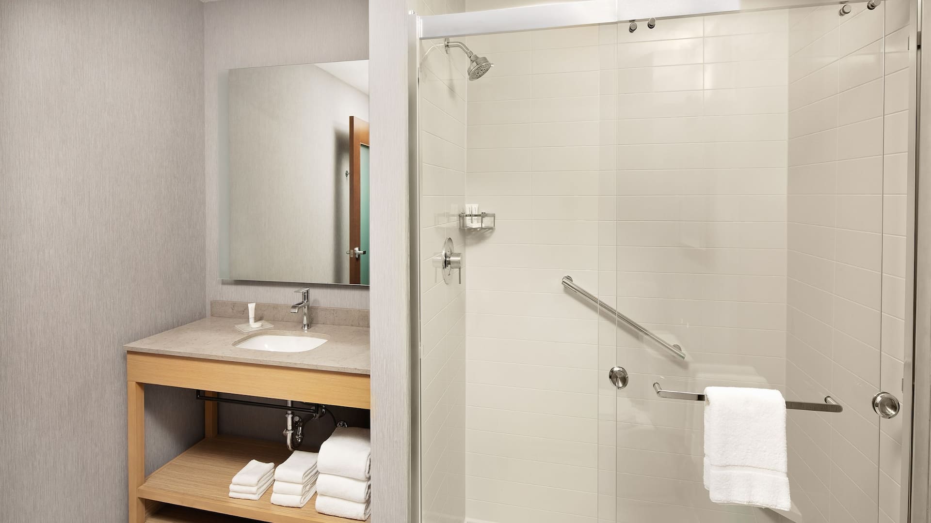 4 de 4 Hyatt Place Murfreesboro King Standard Bathroom