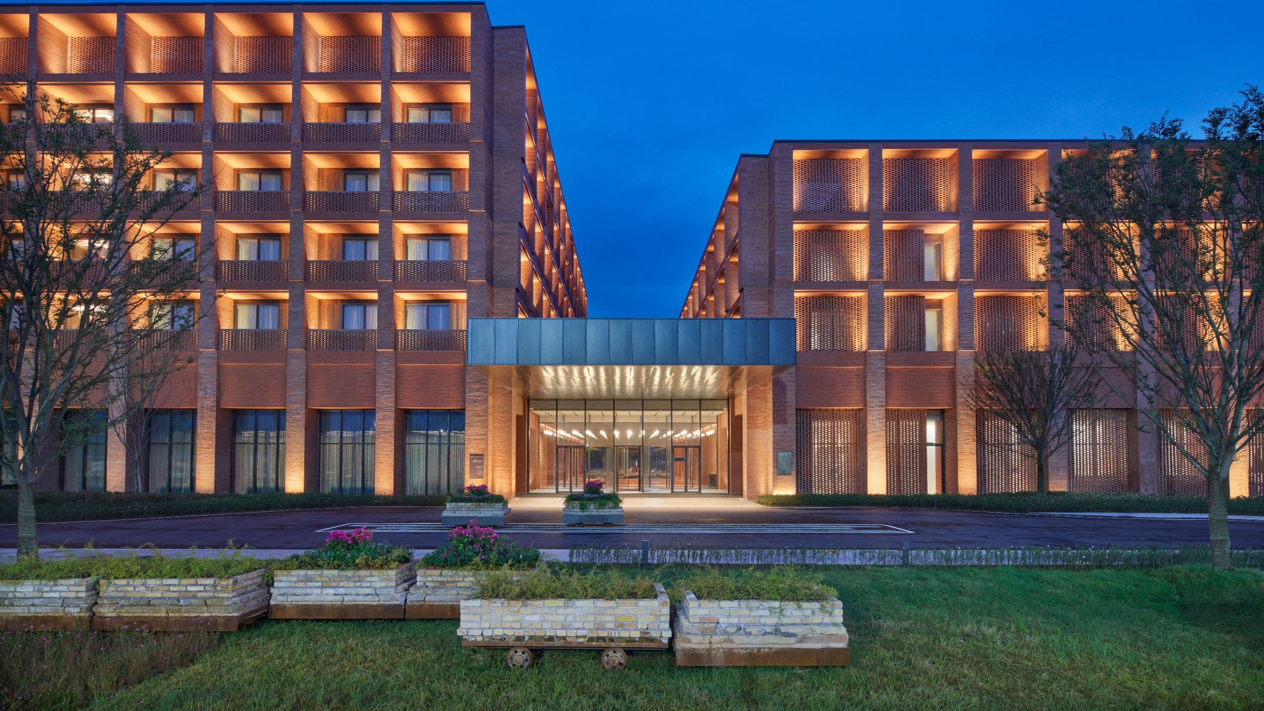 Taoxichuan Hotel Exterior Entrance