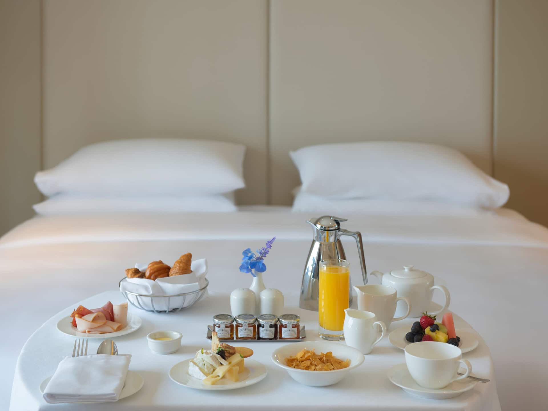 Hyatt Regency Dubai Creek Heights Breakfast In Room Dining