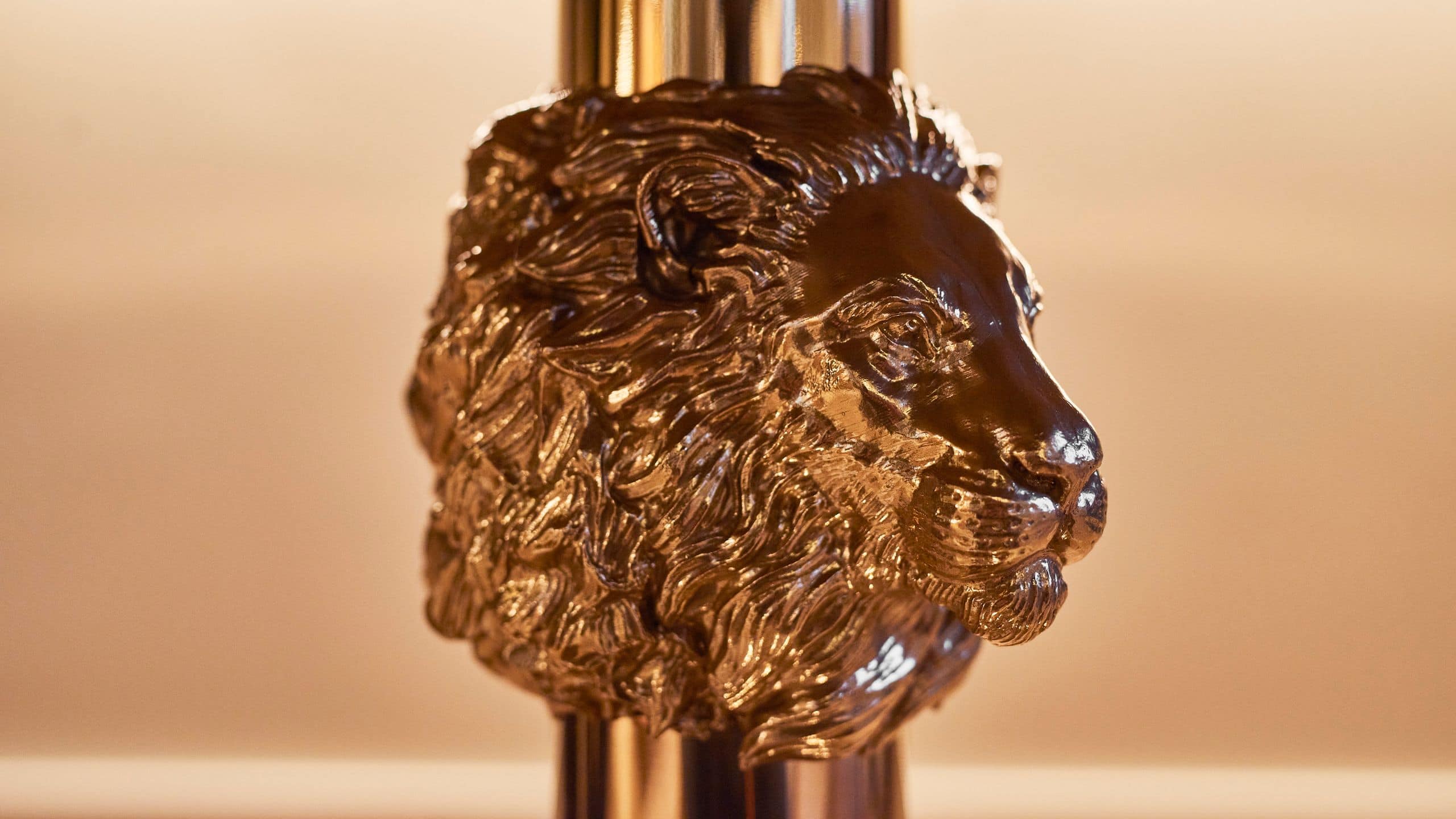 Andaz Prague King Table Lion Detail