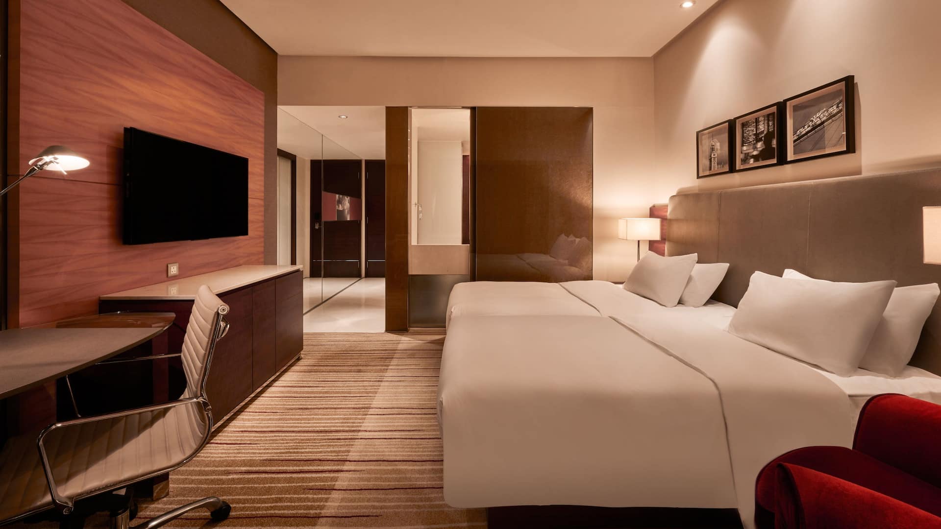 Hyatt Regency Hong Kong, Tsim Sha Tsui Two Twin Guestroom
