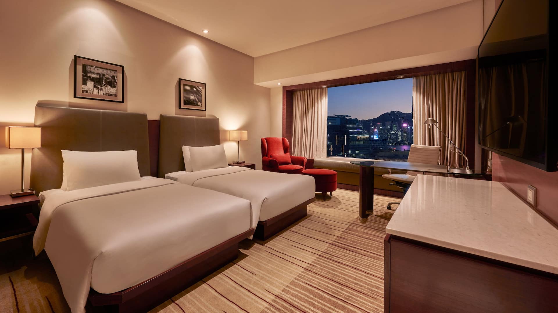 Hyatt Regency Hong Kong, Tsim Sha Tsui Two Twin Deluxe Guestroom