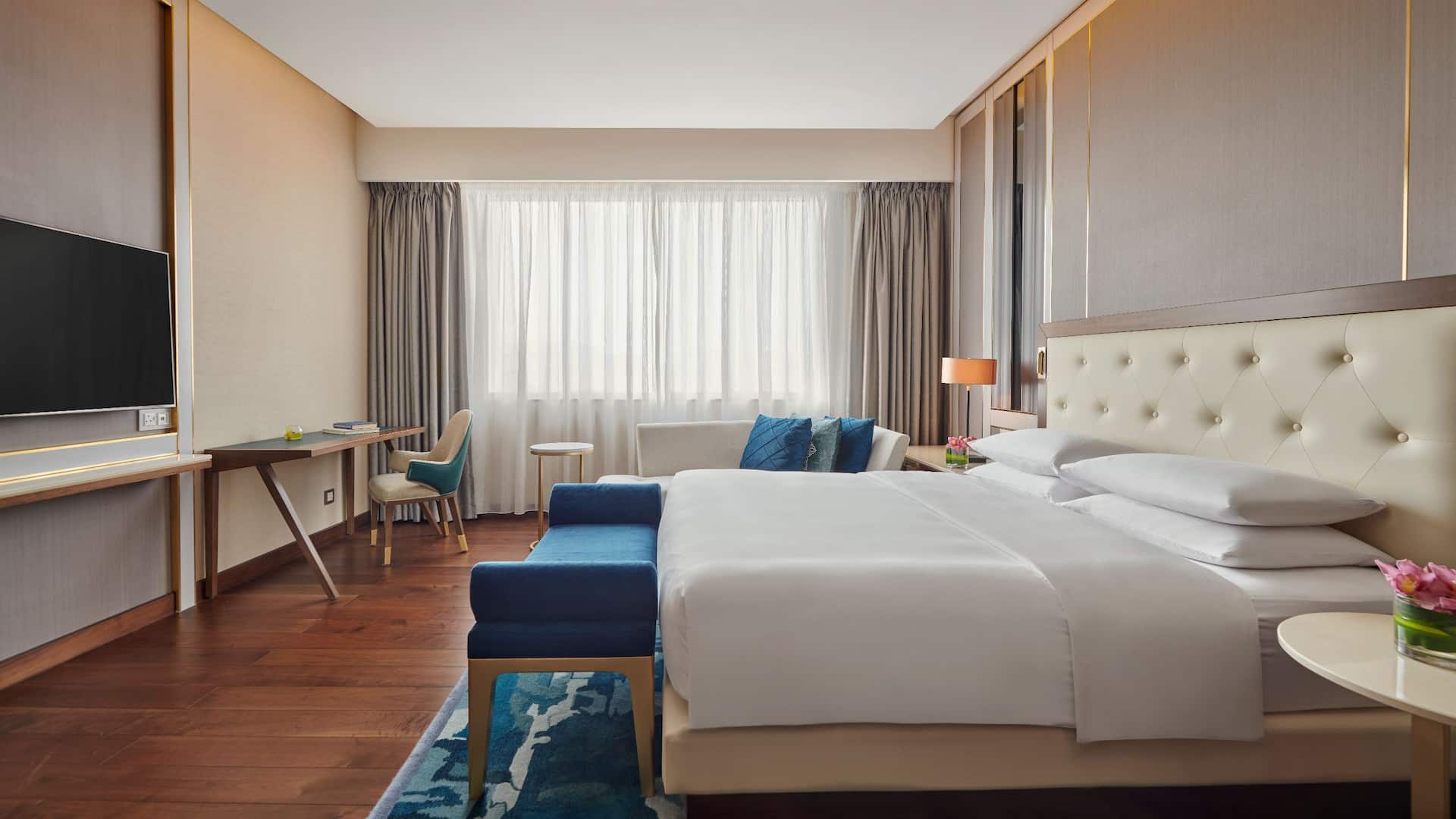 4/7 Grand Hyatt Al Khobar Hotel and Residences Grand Executive Suite Bedroom