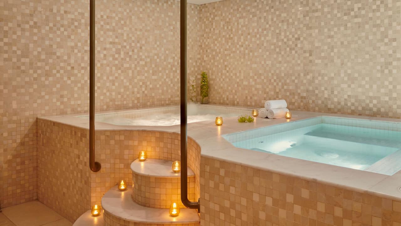 Nirvana Spa and Fitness Center Jacuzzi 