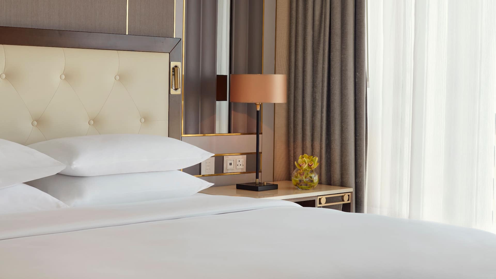 Grand Hyatt Al Khobar Hotel and Residences King Room Bedside