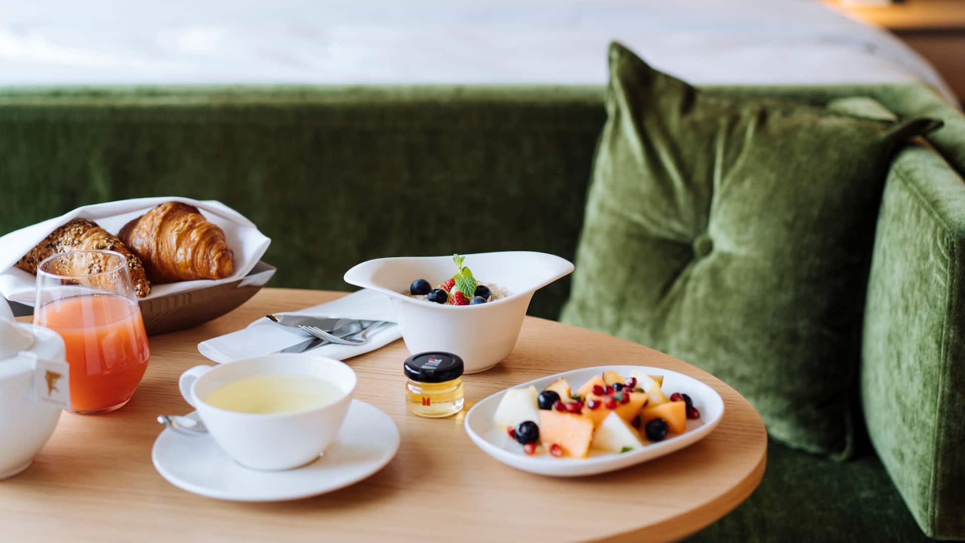 第 6，共 6 Hyatt Regency Zurich Airport The Circle Room Service