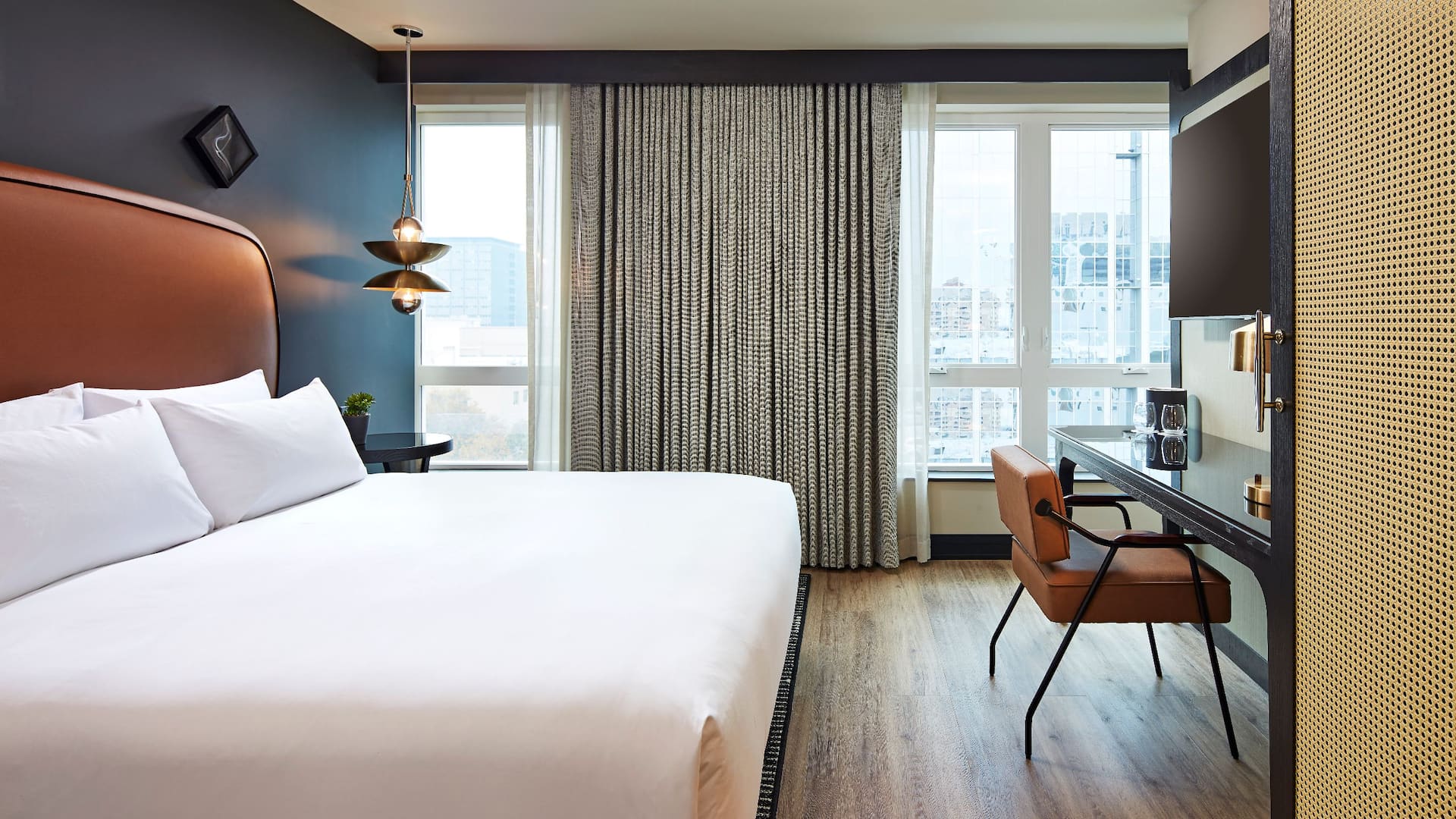 1/1 Hyatt Centric Downtown Sacramento King Bed City View Room